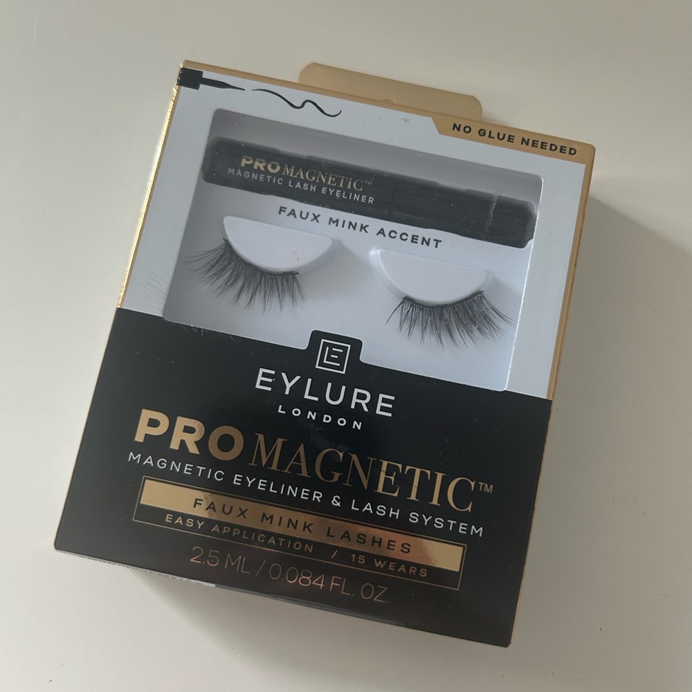 FREE W/BUNDLE • NIB Eylure Pro Magnetic Faux Mink Lash System